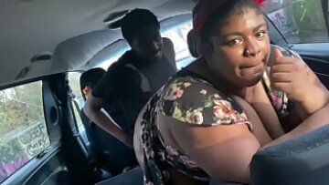 حامل BBW Big Dick في السيارة: Quickie مع خشب الأبنوس الكثيف