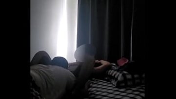 تحقيق رغبتها: الزوجة تتبلل وكريمية في البئر